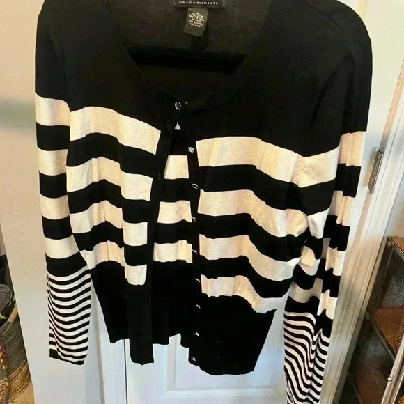 Women’s Cardigan - XL - Picture 1 of 5